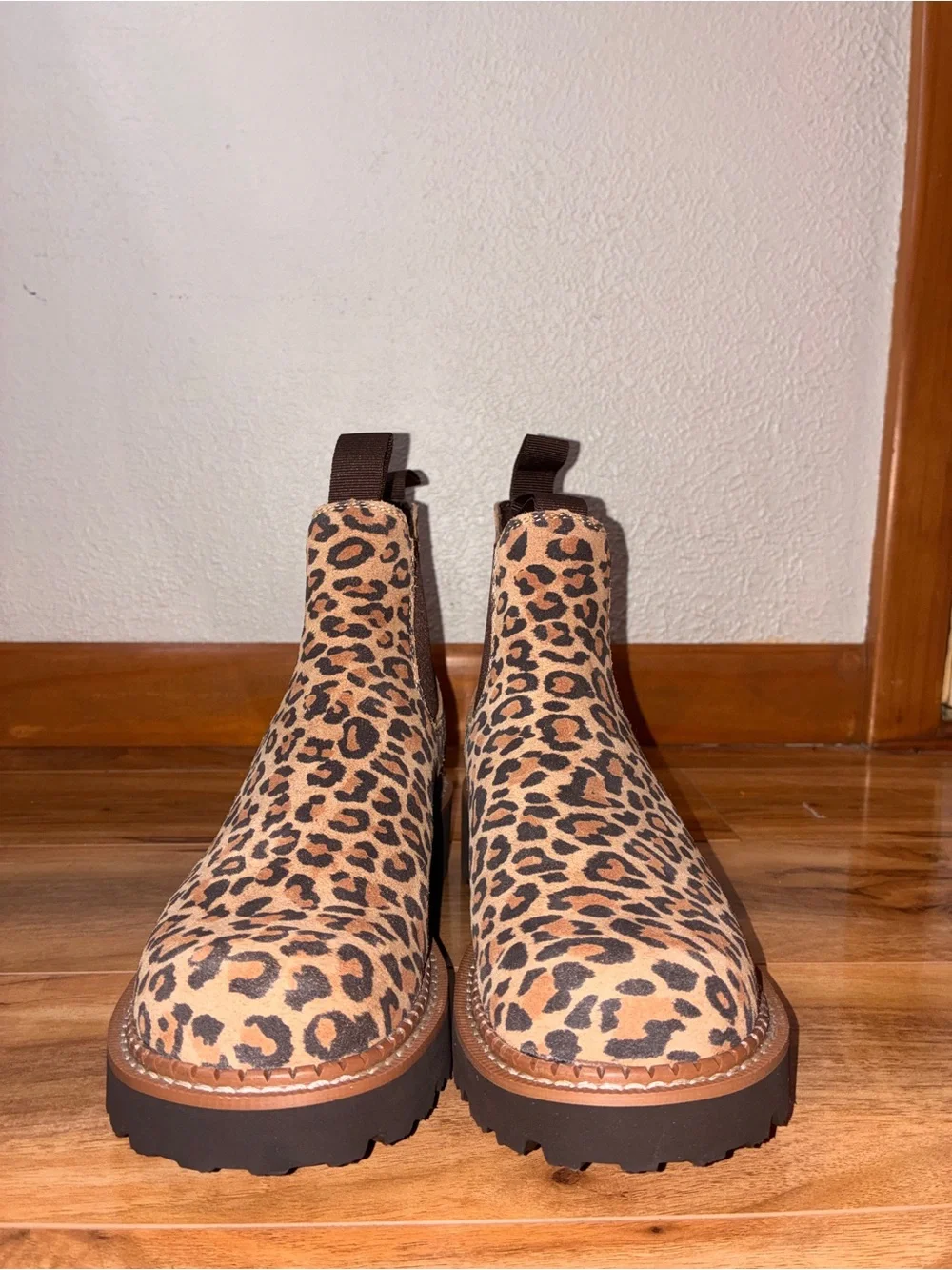 Ariat Women's Fatbaby Twin Gore Chelsea Western Boots, Cheetah print- size 6.5 B